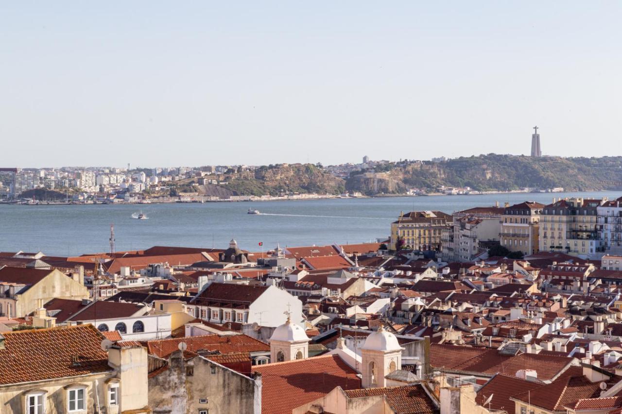 Joivy Marvelous 3-Bed Home With Astonishing View And Terrace, Nearby St George Castle Lissabon Buitenkant foto