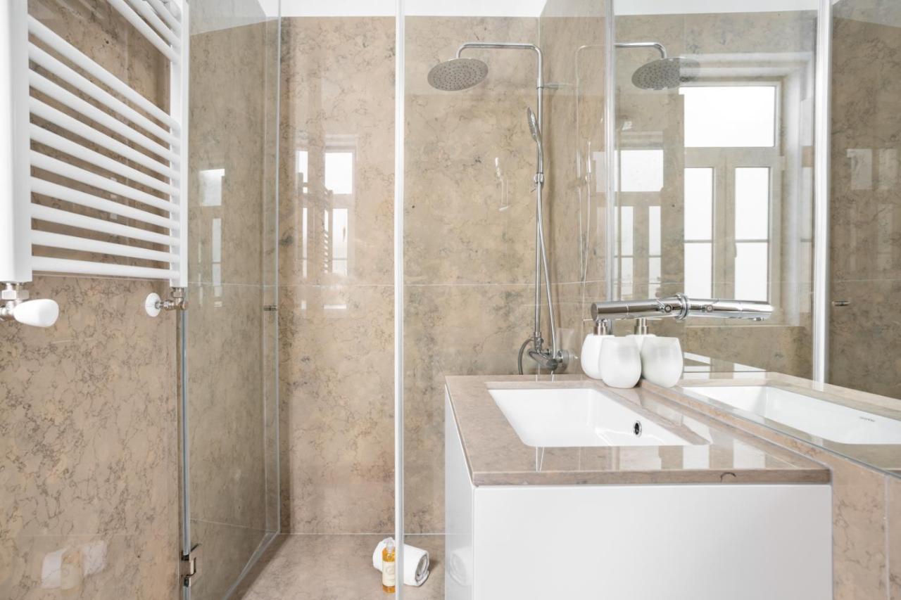 Joivy Marvelous 3-Bed Home With Astonishing View And Terrace, Nearby St George Castle Lissabon Buitenkant foto