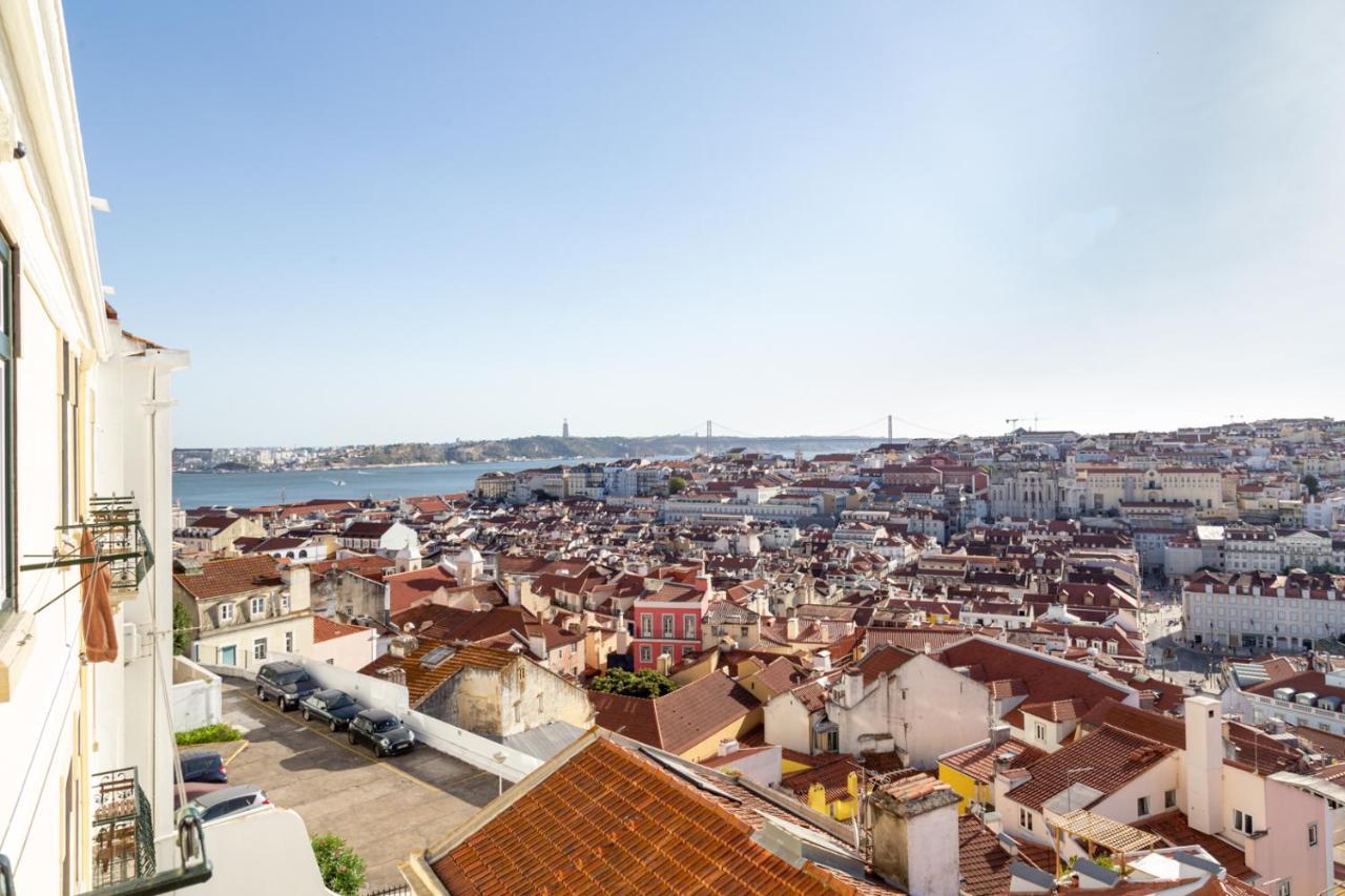 Joivy Marvelous 3-Bed Home With Astonishing View And Terrace, Nearby St George Castle Lissabon Buitenkant foto
