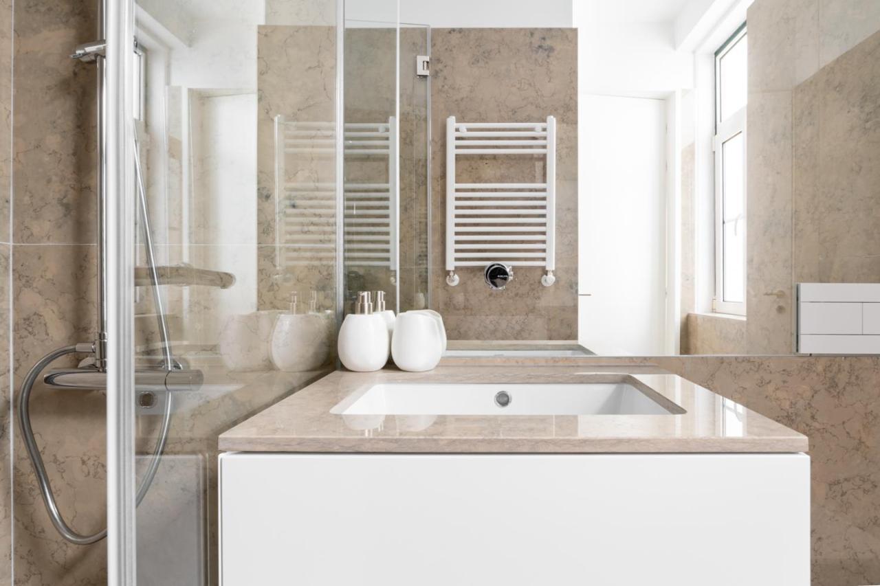 Joivy Marvelous 3-Bed Home With Astonishing View And Terrace, Nearby St George Castle Lissabon Buitenkant foto
